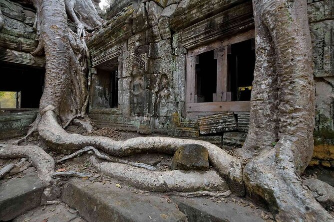 2-Day Phnom Penh to Siem Reap and Angkor Wat Temples - Angkor Thom and Bayon: Jayavarman VII, 8-Meter Walls, and the Faces