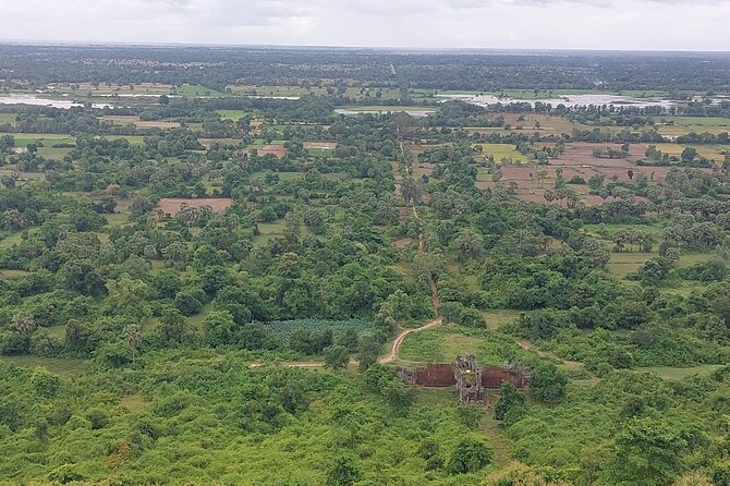 A Day Trip To Phnom Chisor - Tonle Batti From Phnom Penh - Stop 1: Phnom Chisor and the mountain-climb reward