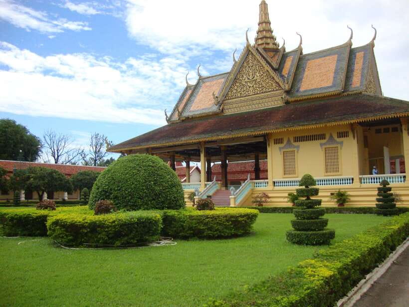 Best of Phnom Penh: Half-Day Private City Tour - Key things that make this tour worth your time