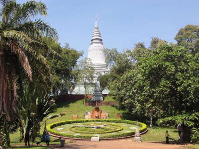 Best of Phnom Penh: Half-Day Private City Tour - Hotel pickup, private car, and an English guide who keeps it clear