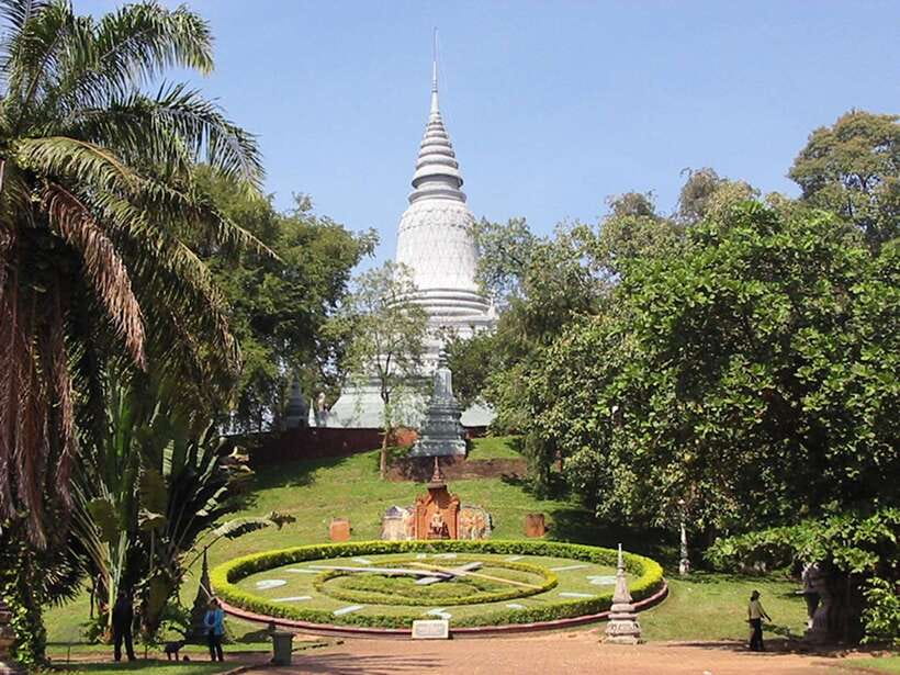 Best of Phnom Penh: Half-Day Private City Tour - Hotel pickup, private car, and an English guide who keeps it clear
