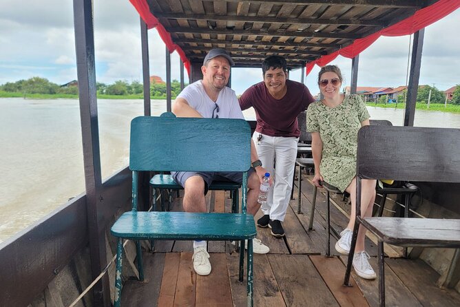 Best Private taxi Phnom Penh to Siem Reap - English Speaking - Spider Market and the Ancient Bridge: quick stops with mixed vibes