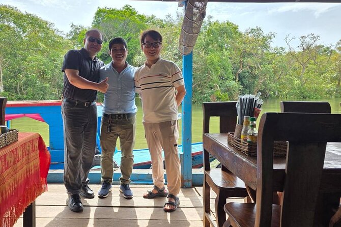 Cambodia Taxi Service - From the Royal Palace to the Phnom Penh–Siem Reap Road