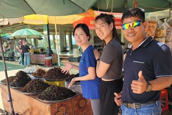 Cambodia Taxi Service - The Driver Turns a Transfer Into a Real Day