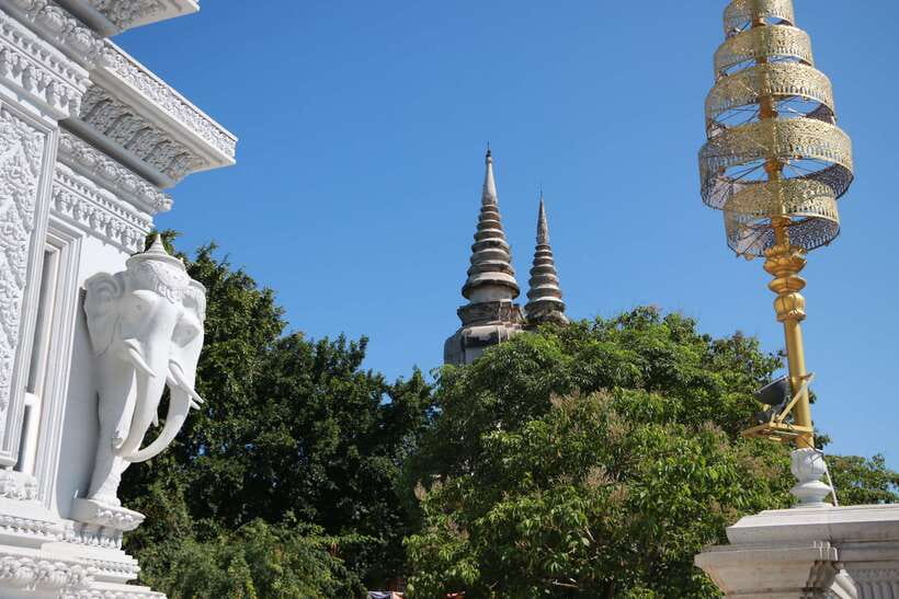 From Phnom Penh: Oudongk Mountain and Koh Chen Island Tour - Buddhist Center and the Nuns Village: Faith as Daily Life