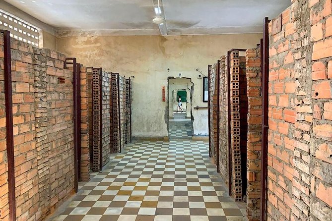 Half-Day Phnom Penh City Tours - Wat Phnom: A Temple Built Up, Not Out