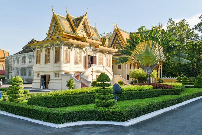 Half-Day Royal Palace, Wat Phnom & Independence Monument Tour - Key Points You’ll Care About