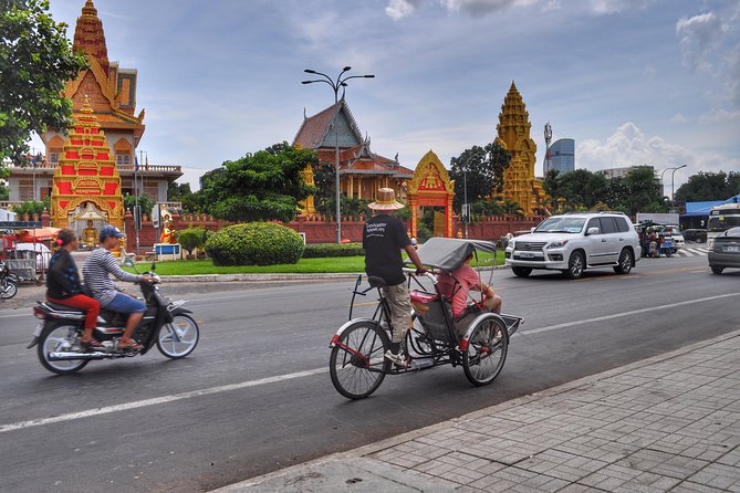 Hidden Phnom Penh City Tour, Royal Palace, Wat Phnom - Independence Monument: the story behind the landmark