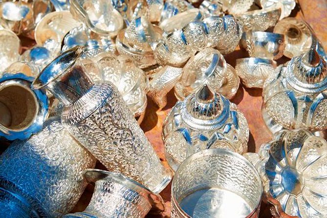 Oudong and Koh Chen Island - Full Day Cruise & Tour with English speaking guide - Koh Chen Island: silver crafts up close (and craft shops you can actually browse)