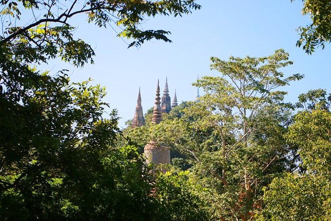 Oudong and Koh Chen Island - Full Day Cruise & Tour with English speaking guide - The tuk tuk ride to Oudong: short ride, big shift in mood