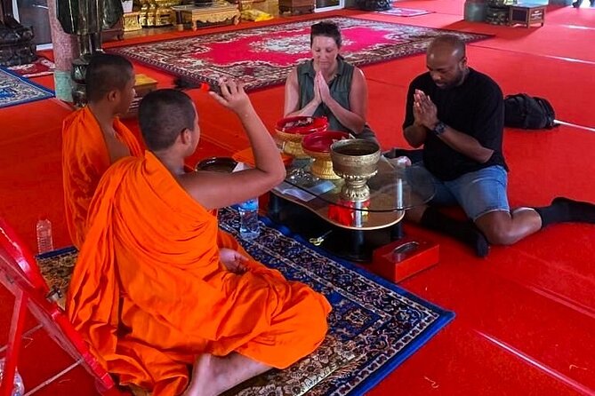 Oudong Mountain and Phnom Penh Full Day Private Tour - Wat Ounalom: one of Phnom Penh’s oldest monasteries