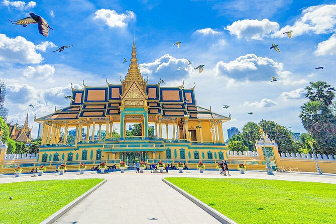 Oudong Mountain and Phnom Penh Full Day Private Tour - Koh Chen + Oudong + Phnom Penh: how to make this day feel worth it