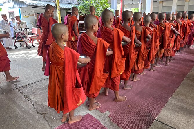 Oudong Mountain History and Pagoda Tour - Phnom Oudong and the Mount Oudong ascent