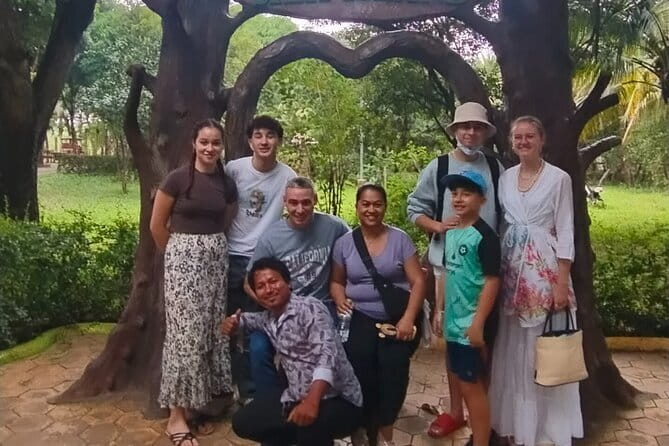 Phnom Penh City and Silk Island Tour No Genocide Sites - Independence Monument and Sihanouk Statue: quick stops with real meaning
