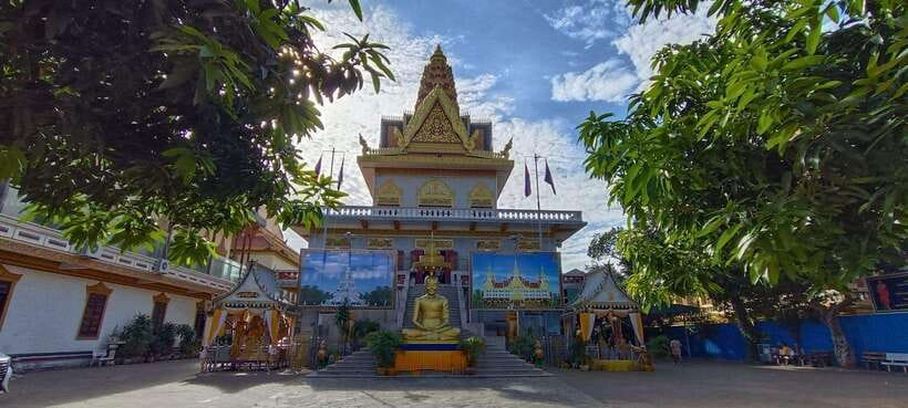 Phnom Penh: City & Silk Island Full or Half Day Tour - Silk Island (Koh Dach) by ferry: the calm part of the day