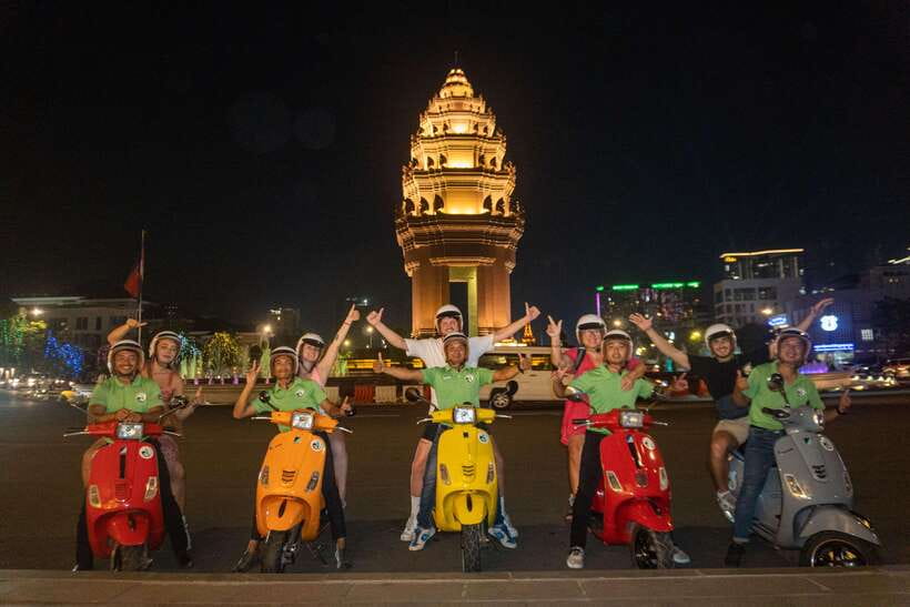 Phnom Penh: City & Silk Island Haft Day or Full Day Tour - Ferry to Silk Island: countryside views with fewer distractions