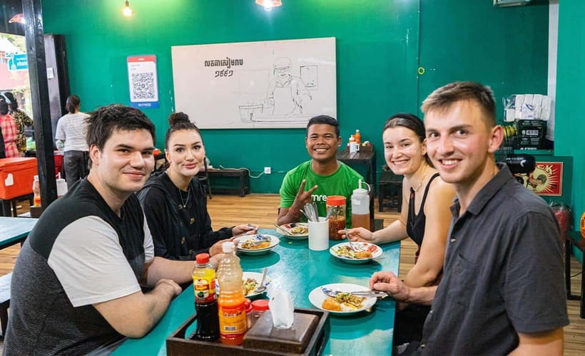 Phnom Penh: Evening Food Tour with Drinks & Tuk Tuk Included - Meeting at 5:30: how the night tour starts in the right gear