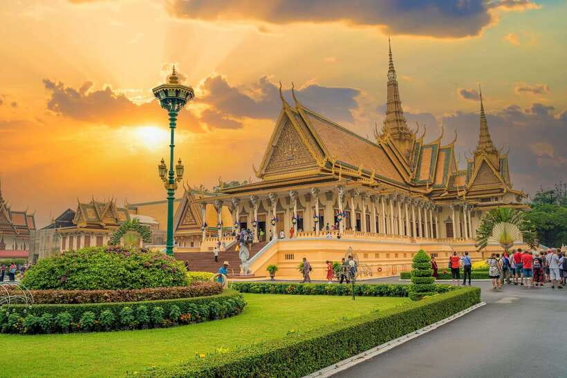 Phnom Penh Full Day Private Tour with All Admission Tickets - Dress code and etiquette: what to bring before the day starts