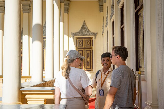 Phnom Penh Historical Tour - Wat Phnom: the 27-meter temple and the city’s old center
