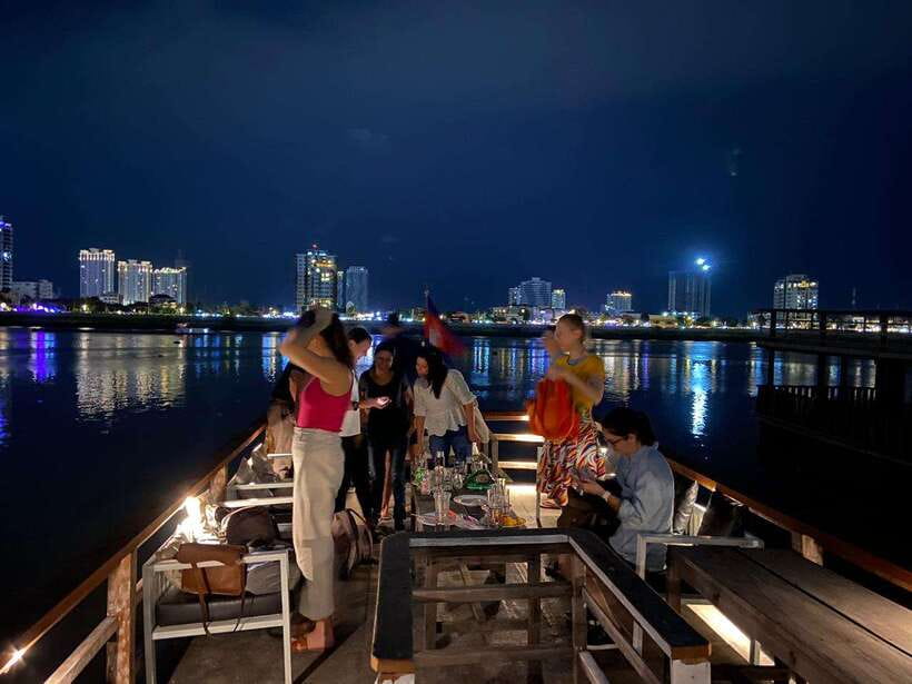 Phnom Penh: Mekong River Sunset Cruise with free flow drink - Getting Back to Your Hotel: The One Missing Piece