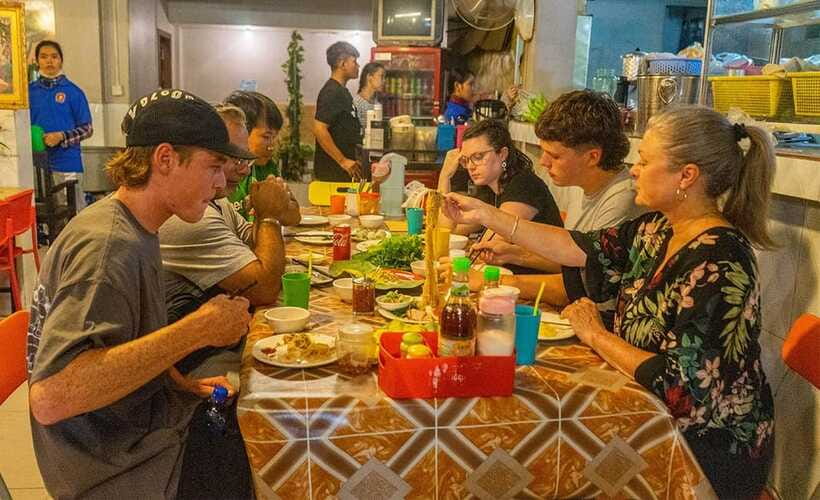 Phnom Penh: Night Foodie Tour by Tuk Tuk with Drinks - Lort Cha in a Back Alley Near the Royal Palace