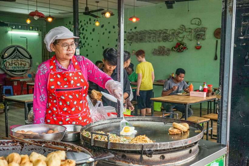 Phnom Penh Night Foodie Vespa Tour / Tuk Tuk Available - Insects and buffalo dry meat: the part you’ll remember