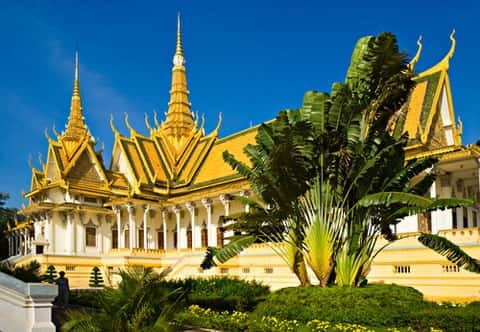Phnom Penh Private Tour: Royal Palace, Silver Pagoda, S-21 - Royal Palace and Silver Pagoda: the Phnom Penh that shines