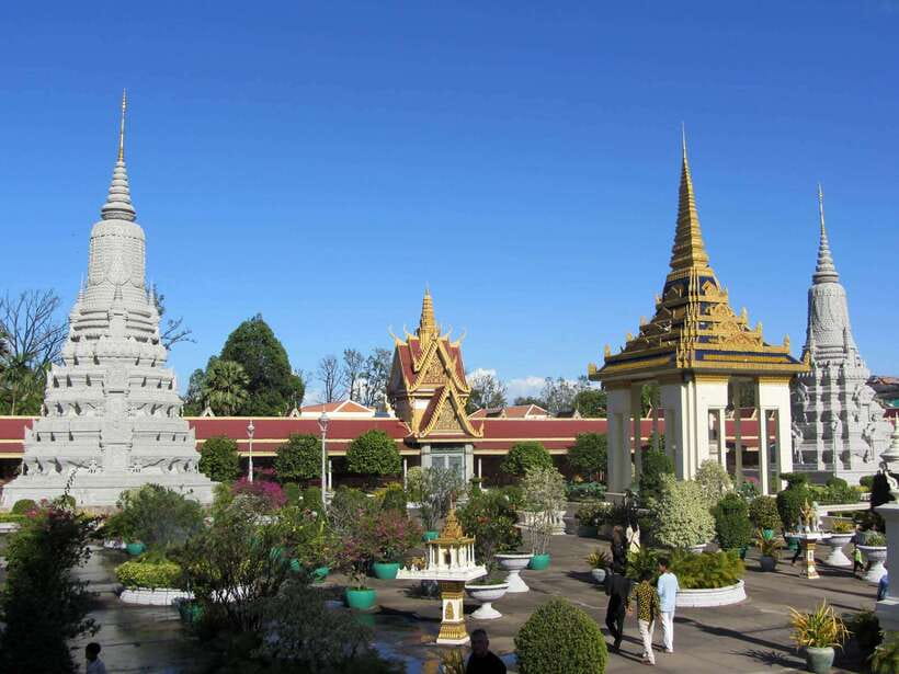 Phnom Penh Private Tour: Royal Palace, Silver Pagoda, S-21 - Tuol Sleng (S-21): where the guide’s context really matters