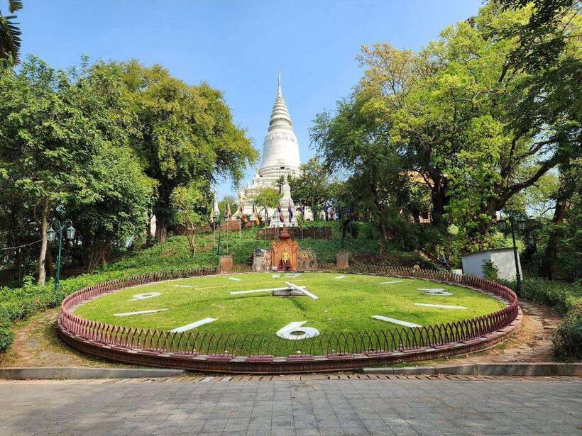 Phnom Penh: Private Tuk-Tuk Tour with English-Speaking - S-21 (Toul Sleng Prison) and the Killing Fields: Plan for Emotion
