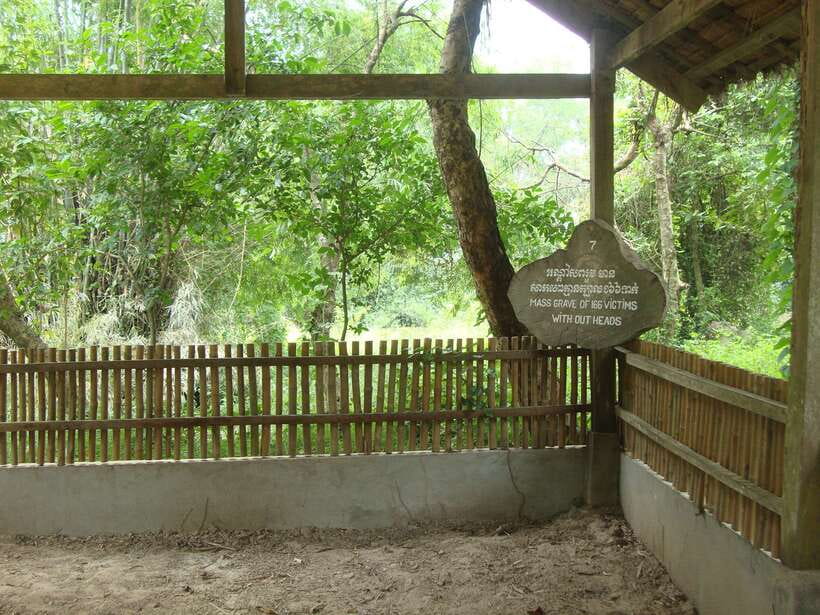 Phnom Penh: S-21 Prison and Killing Fields Half-Day Tour - Choeung Ek Killing Fields: what you’re walking through, and why guidance matters