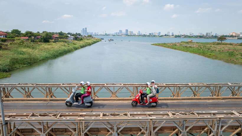Phnom Penh: Silk Island Tour by Vespa with Tuk Tuk Available - Mongkol Serey Temple: the quick culture primer that makes the rest click