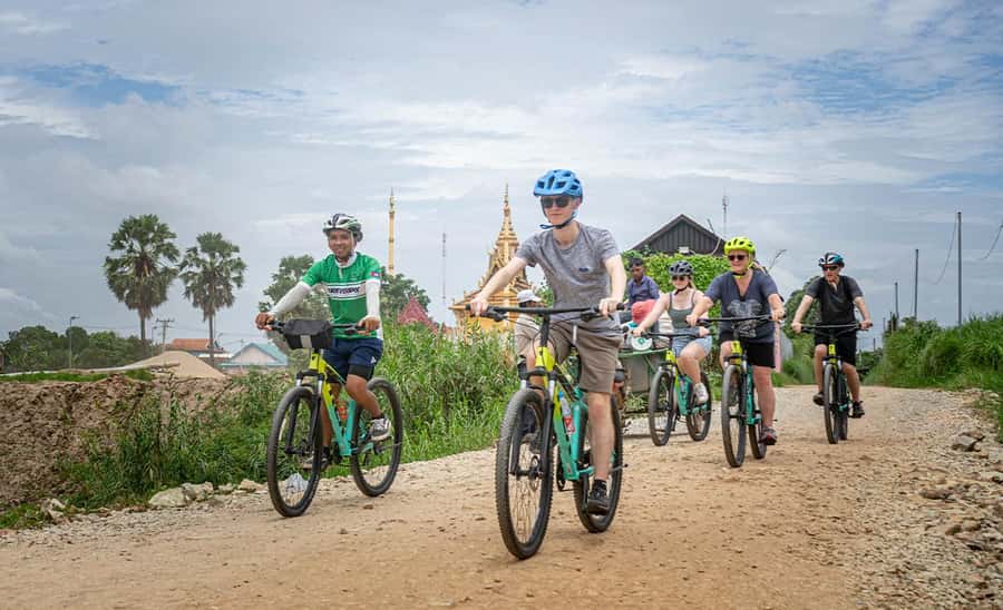 Phnom Penh: Silk Islands Half-Day Bike Tour - Price and value: $39 for cycling + crafts + village visits