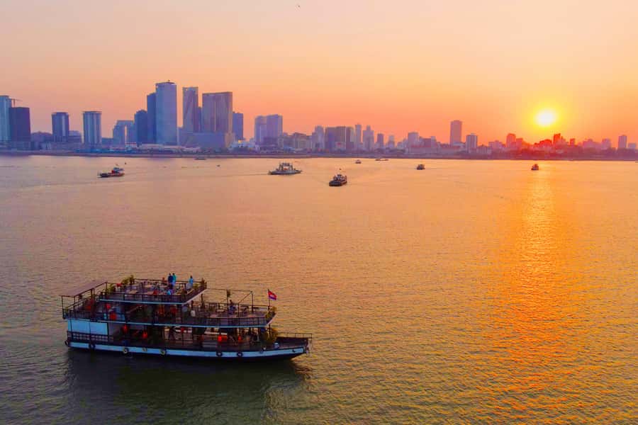 Phnom Penh: Sunset Cruise with Unlimited Beer &Fruit platter - A Mekong Sunset, Straight From the Boat