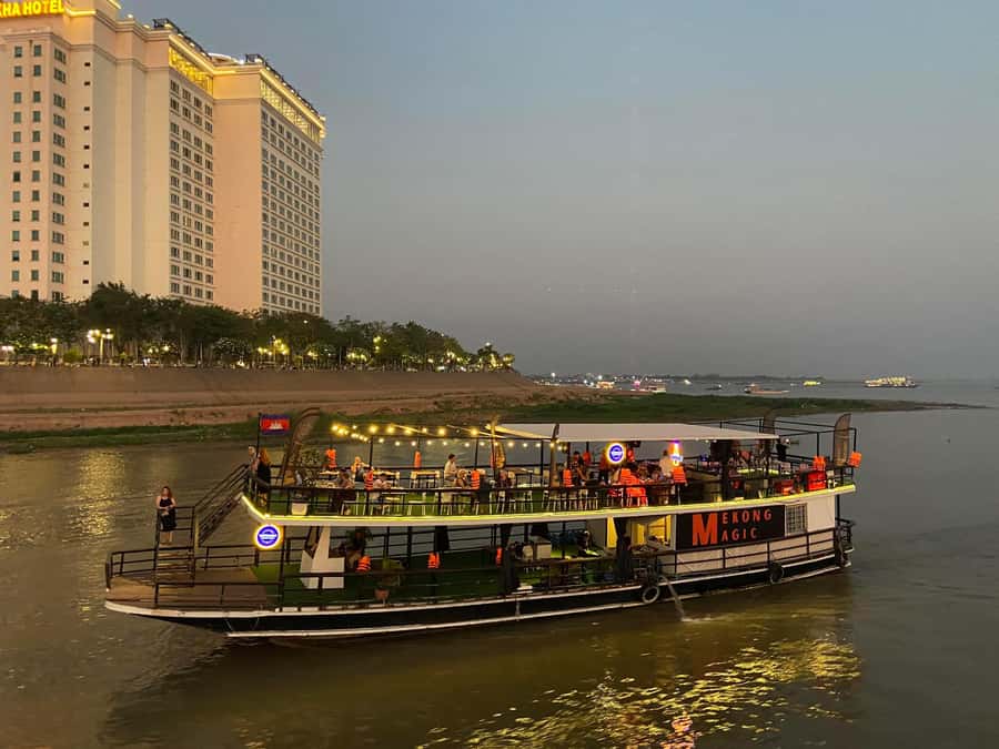 Phnom Penh: Sunset Cruise with Unlimited Beers & BBQ Buffet - Getting There: Tuk-Tuk Pickup Without the Stress