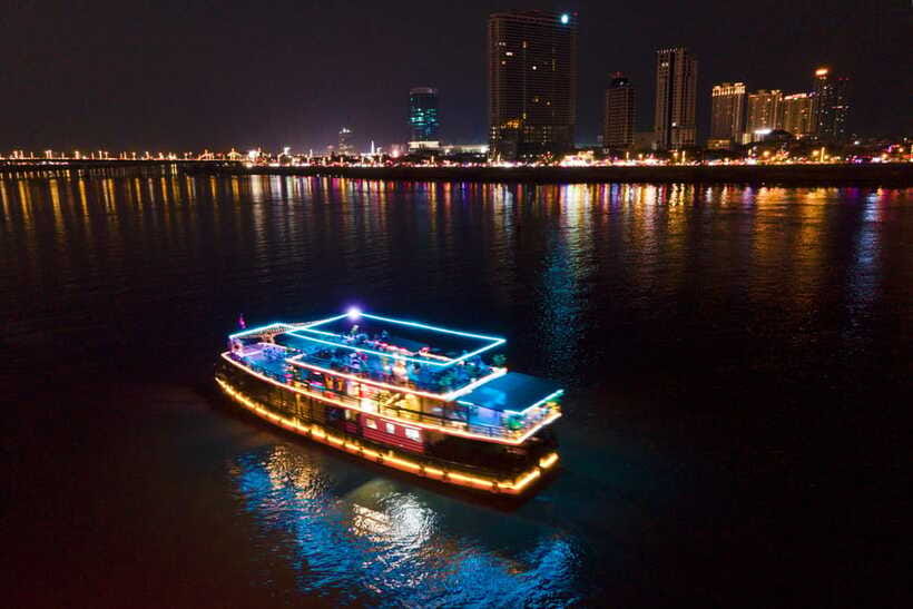 Phnom Penh: Sunset Dinner Cruise with English Speaking Guide - Price and logistics: where the $10 really comes from