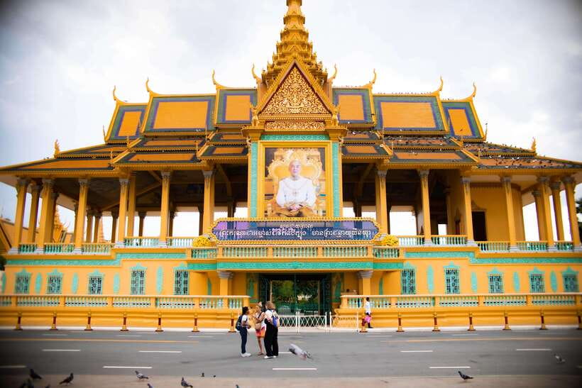 Phnom Penh: Walking Highlight City Tour - Should You Book the Phnom Penh Walking Highlight City Tour?