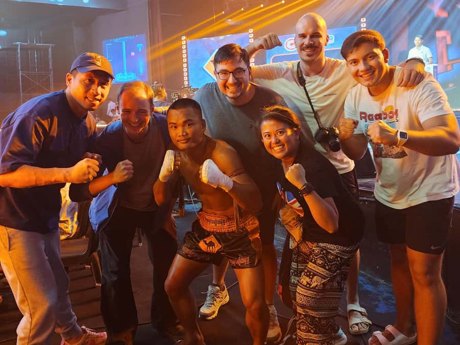 Phnom Penh:Kun Khmer Kickboxing Match at National TV Stadium - What Kun Khmer Looks Like When You Sit Ringside