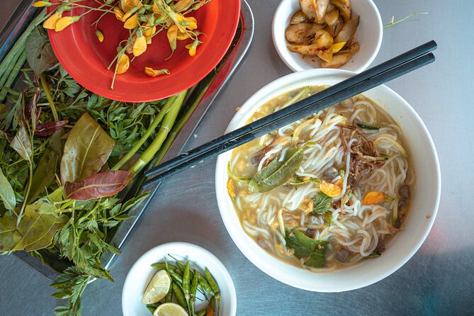 Phnom Penh’s Culinary Underground: Local Food Tour by Tuk-tuk - Stop 3 at កន្លែងបាយ: stews and stir-fries you can taste through