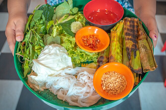 Phnom Penh’s Culinary Underground: Local Food Tour by Tuk-tuk - Starting at 5:30 pm: how the night is paced