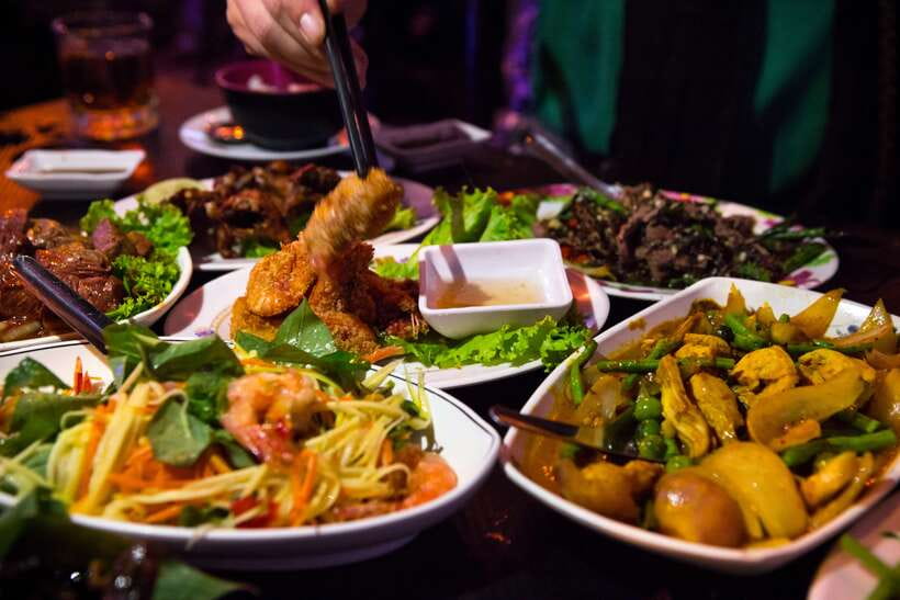 Phnom Penh's Ultimate Street Food Tour by Tuk Tuk - Royal Palace area: the best way to start tasting fast