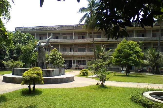 Private Half Day To Killing Field & S21 Genocidal Museum in Phnom Penh - Tuol Sleng S21: when a school became a prison of interrogation