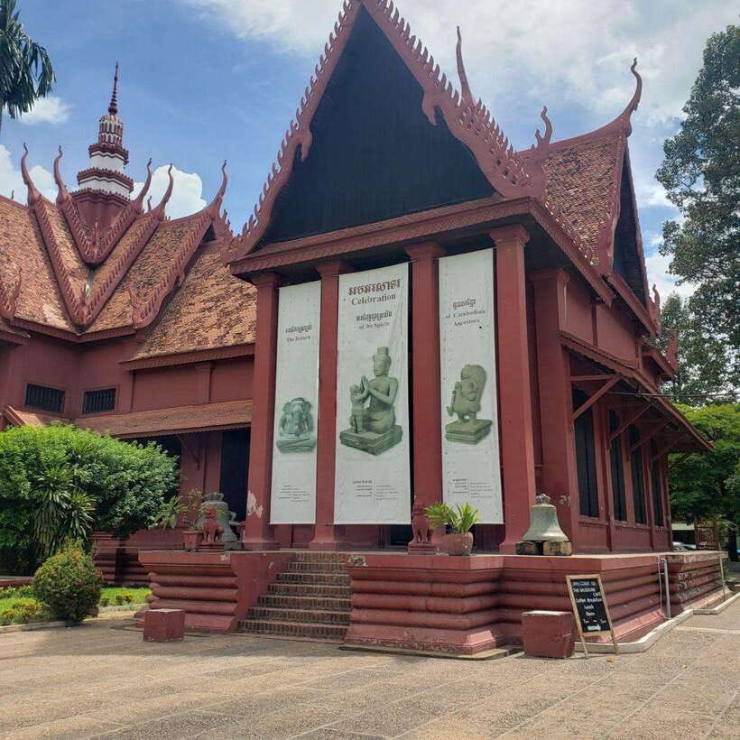 Private One Day Tour in Phnom Penh Capital City - Choeung Ek Killing Fields: the route to fate, and the space for reflection