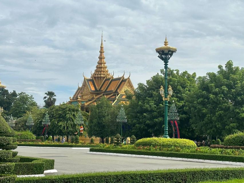 Private One Day Tour in Phnom Penh Capital City - What you actually pay for: $75 tour rate plus entrance fees