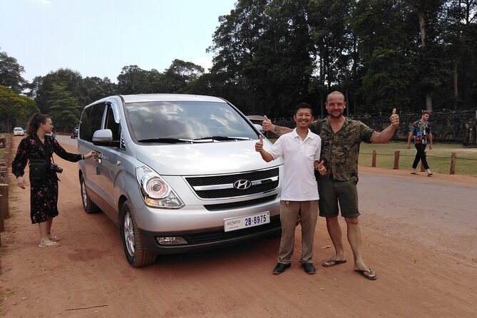 Private Taxi Phnom Penh to Siem Reap - English Spreaking Driver - Oudong: a short stop with big “where am I?” energy