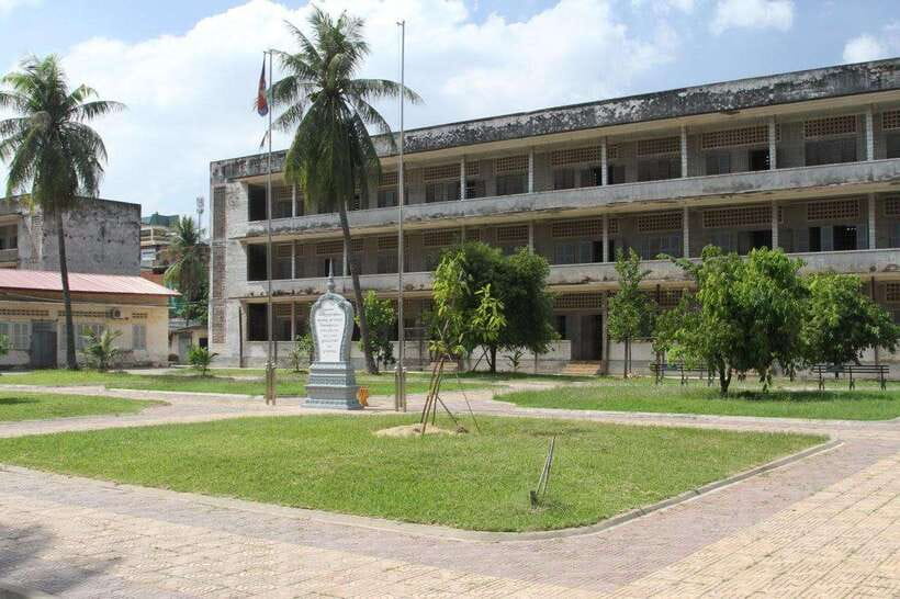 Royalpalace, Toul Sleng (S21), Museum & Killing Field - Choeung Ek Killing Fields: What You’ll See at the Memorial Stupa
