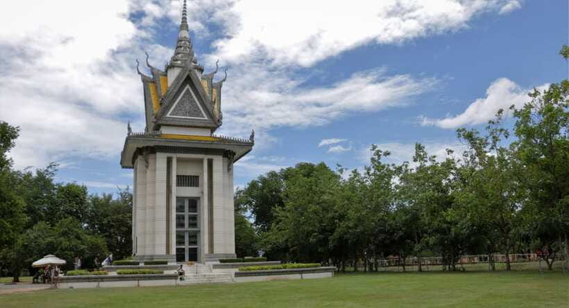 S21 & Killing Fields Tour with Khmer Lunch & Drink - Key things to know before you go