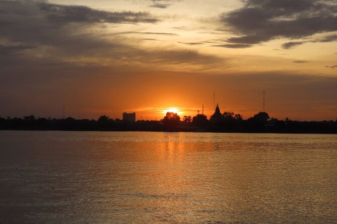 Silk Island at Twilight Cycle Encounter - Silk Island at twilight: Buddha temple and island exploring