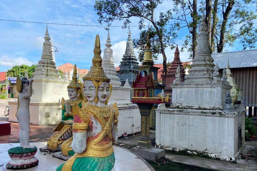 Silk Island Cruise and Tours with English Speaking Guide - Who should book this Silk Island cruise, and who should skip it