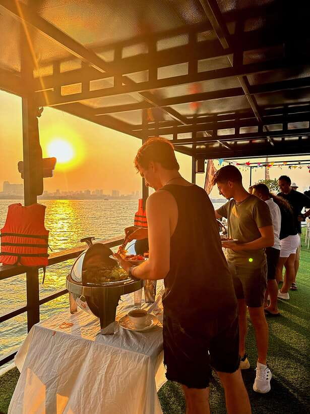 Sunset Cruise-Unlimited Beers-Sodas-BBQ buffet-Fruit platter - Timing and What the 1.5 Hours Really Feel Like