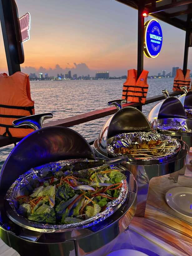 Sunset Cruise-Unlimited Beers-Sodas-BBQ buffet-Fruit platter - FAQ